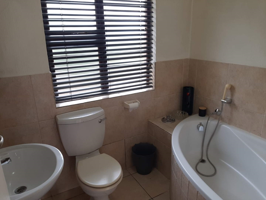 3 Bedroom Property for Sale in Oakdene Gauteng