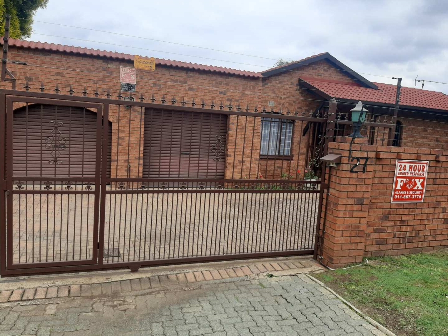 3 Bedroom Property for Sale in Glenvista Gauteng