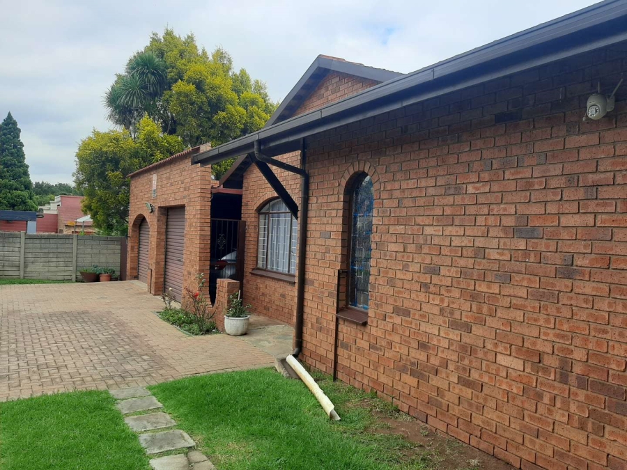 3 Bedroom Property for Sale in Glenvista Gauteng