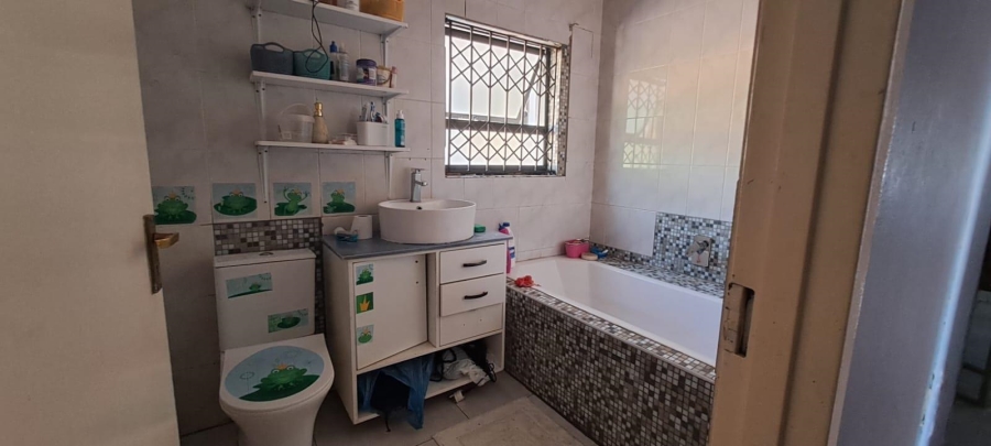 5 Bedroom Property for Sale in Naturena Gauteng