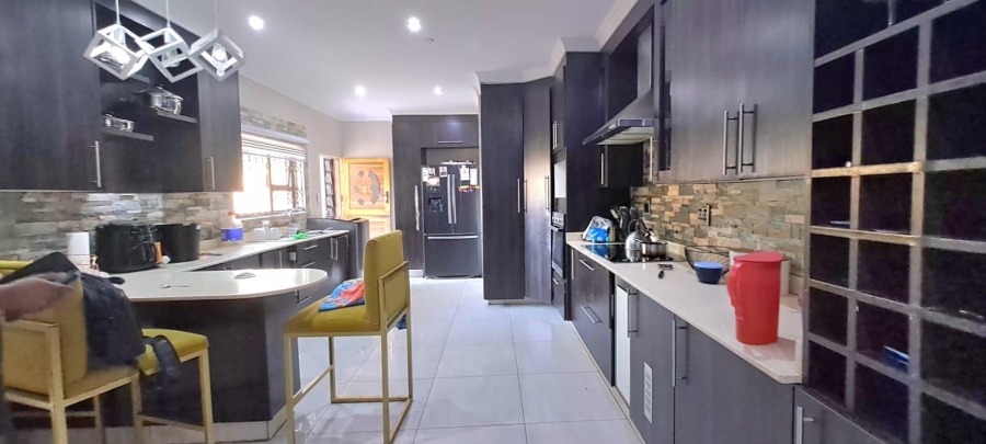 5 Bedroom Property for Sale in Naturena Gauteng