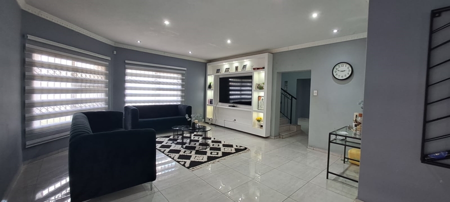 5 Bedroom Property for Sale in Naturena Gauteng