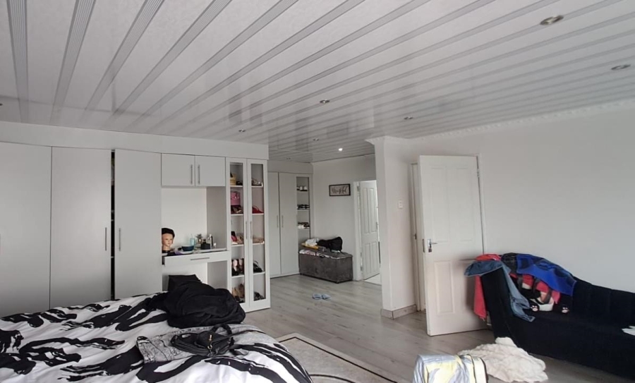 5 Bedroom Property for Sale in Naturena Gauteng