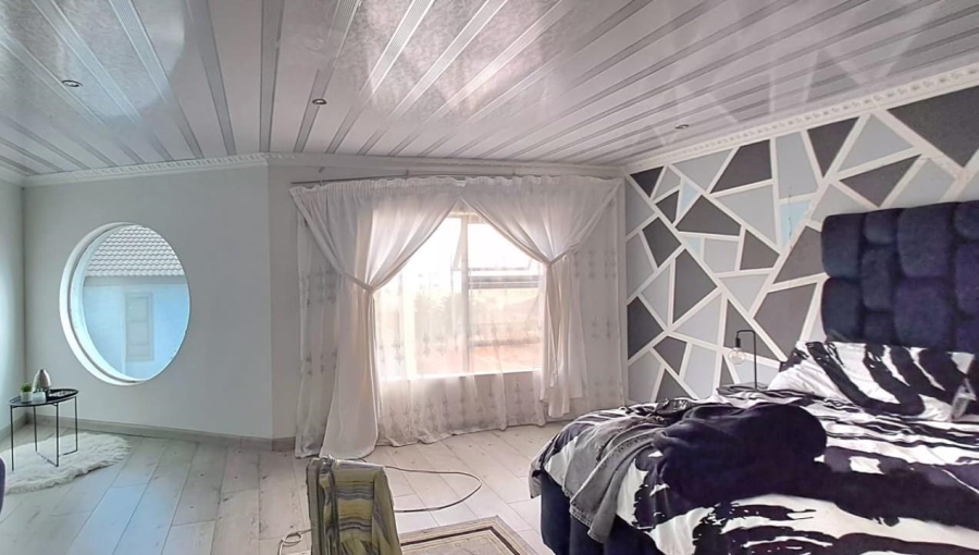 5 Bedroom Property for Sale in Naturena Gauteng