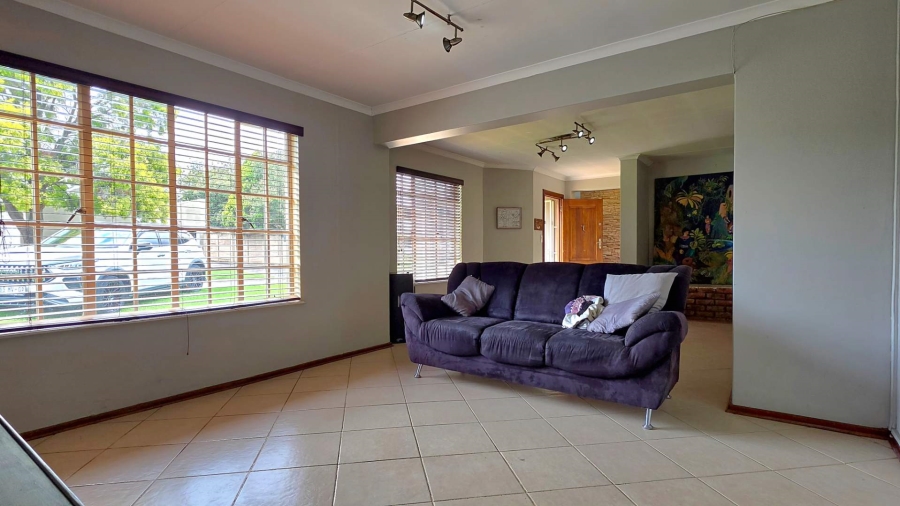 3 Bedroom Property for Sale in Verwoerdpark Gauteng