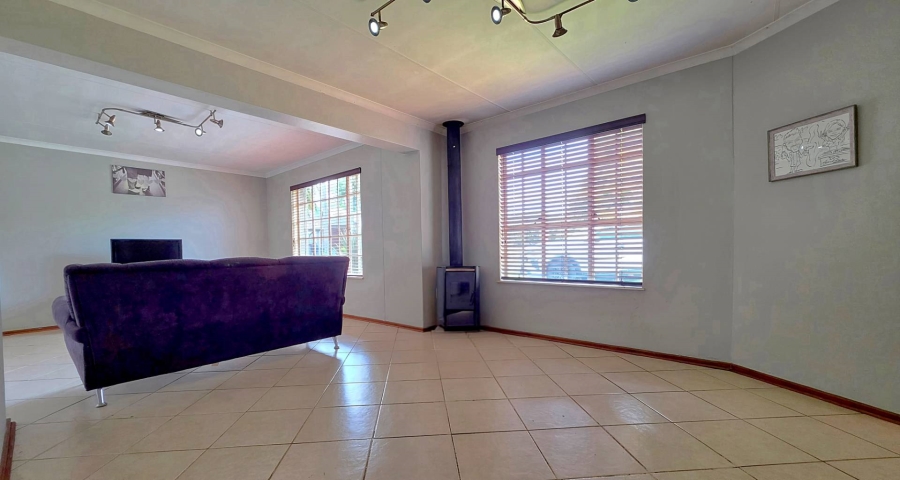 3 Bedroom Property for Sale in Verwoerdpark Gauteng
