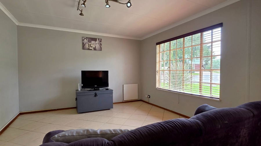 3 Bedroom Property for Sale in Verwoerdpark Gauteng