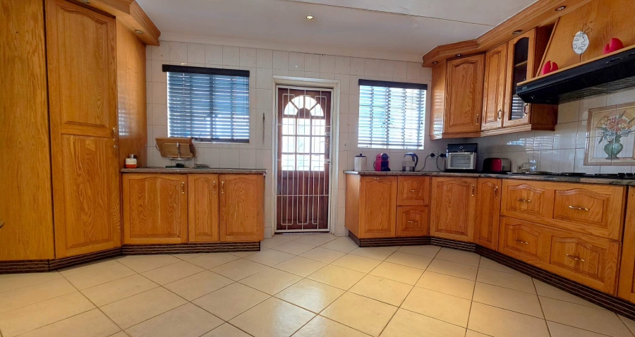 3 Bedroom Property for Sale in Verwoerdpark Gauteng