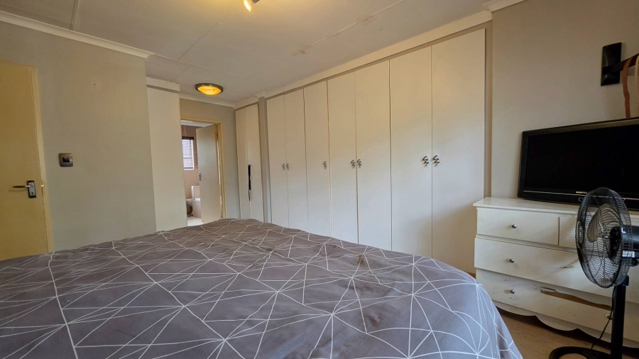 3 Bedroom Property for Sale in Verwoerdpark Gauteng