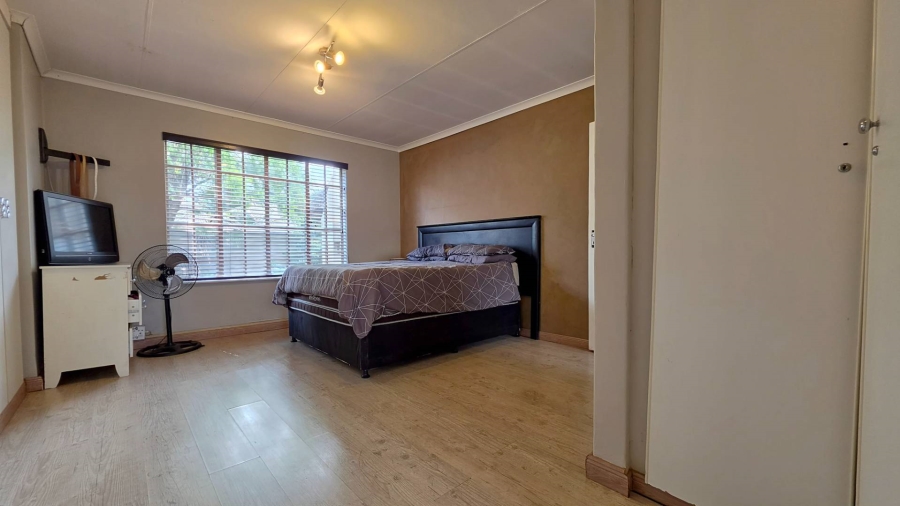 3 Bedroom Property for Sale in Verwoerdpark Gauteng