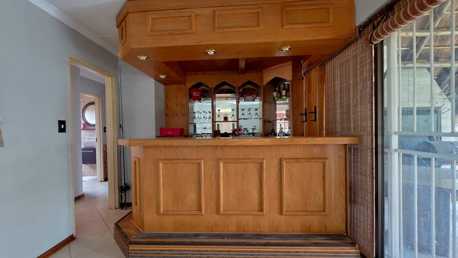 3 Bedroom Property for Sale in Verwoerdpark Gauteng