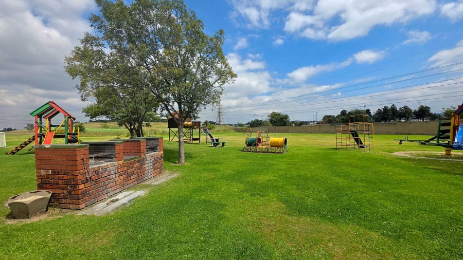 3 Bedroom Property for Sale in Verwoerdpark Gauteng