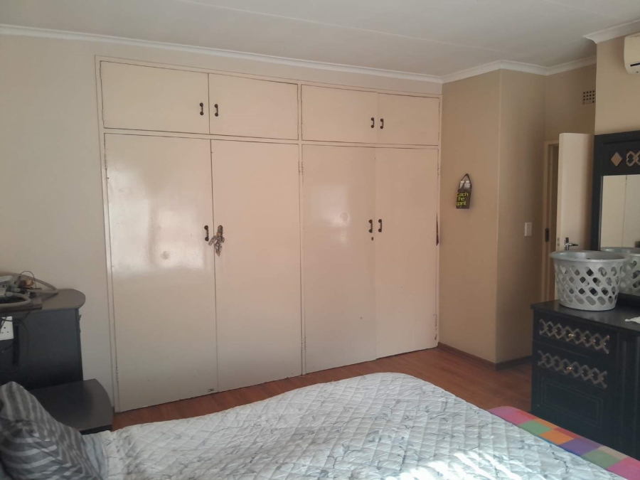 2 Bedroom Property for Sale in South Crest Gauteng