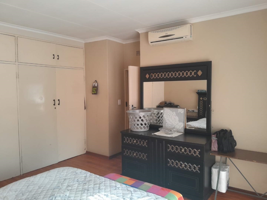 2 Bedroom Property for Sale in South Crest Gauteng