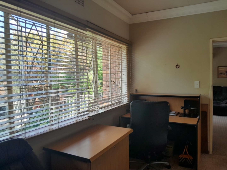 2 Bedroom Property for Sale in South Crest Gauteng