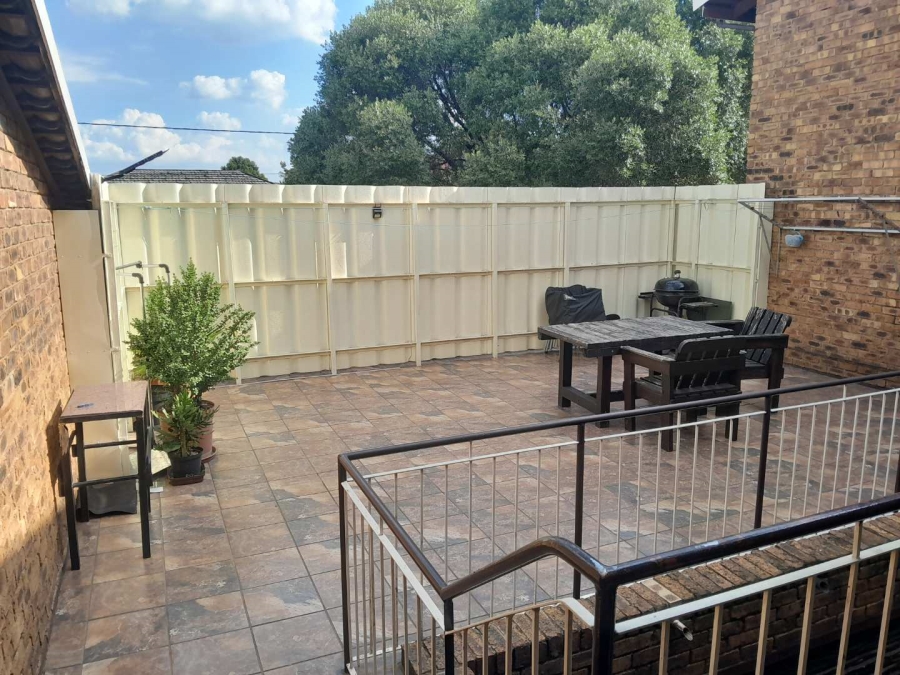 2 Bedroom Property for Sale in South Crest Gauteng