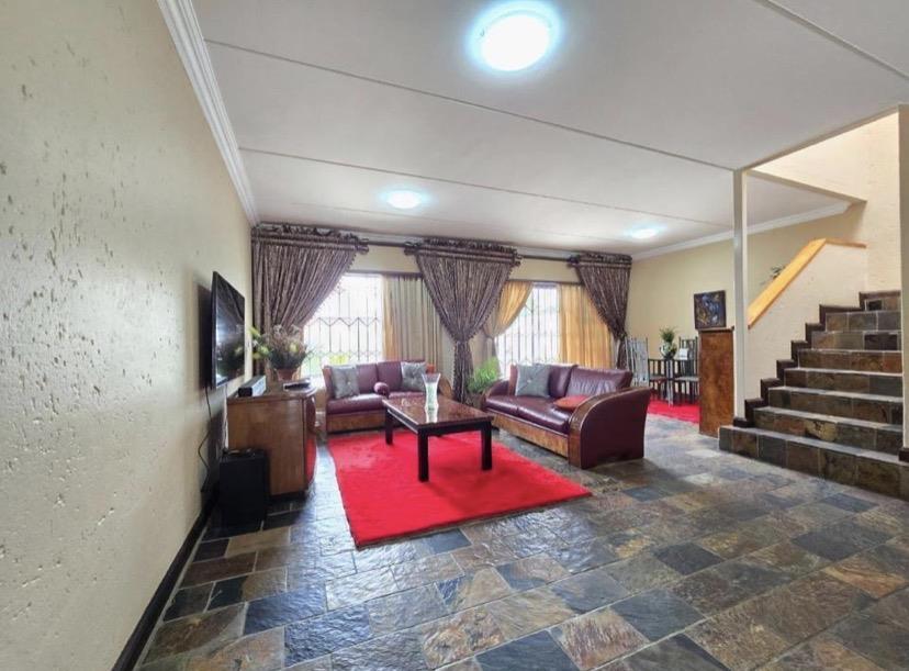 3 Bedroom Property for Sale in Glenvista Gauteng