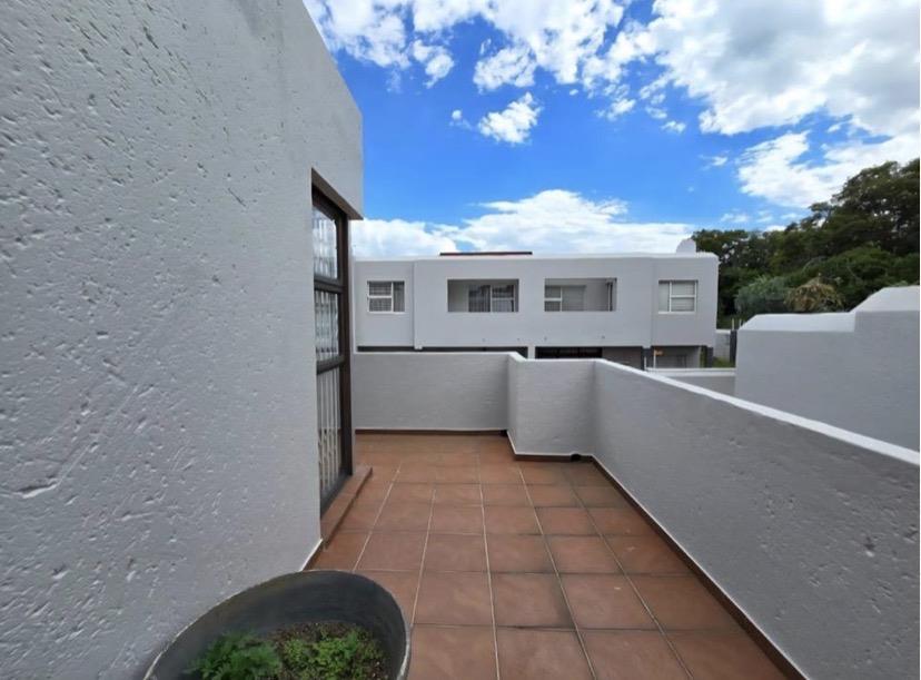 3 Bedroom Property for Sale in Glenvista Gauteng