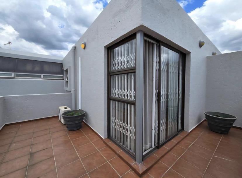 3 Bedroom Property for Sale in Glenvista Gauteng