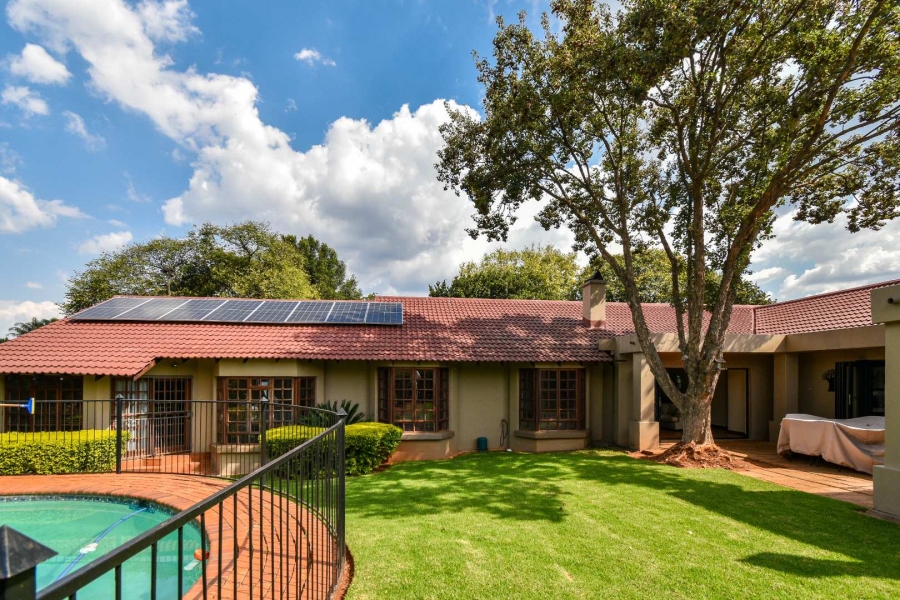 4 Bedroom Property for Sale in Faerie Glen Gauteng