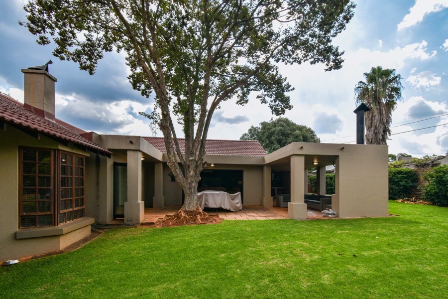 4 Bedroom Property for Sale in Faerie Glen Gauteng