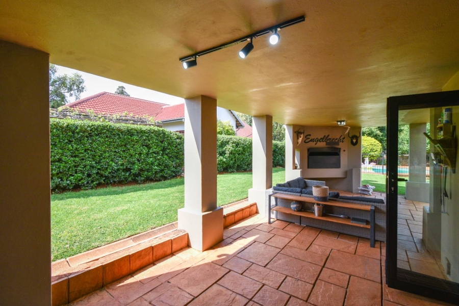 4 Bedroom Property for Sale in Faerie Glen Gauteng