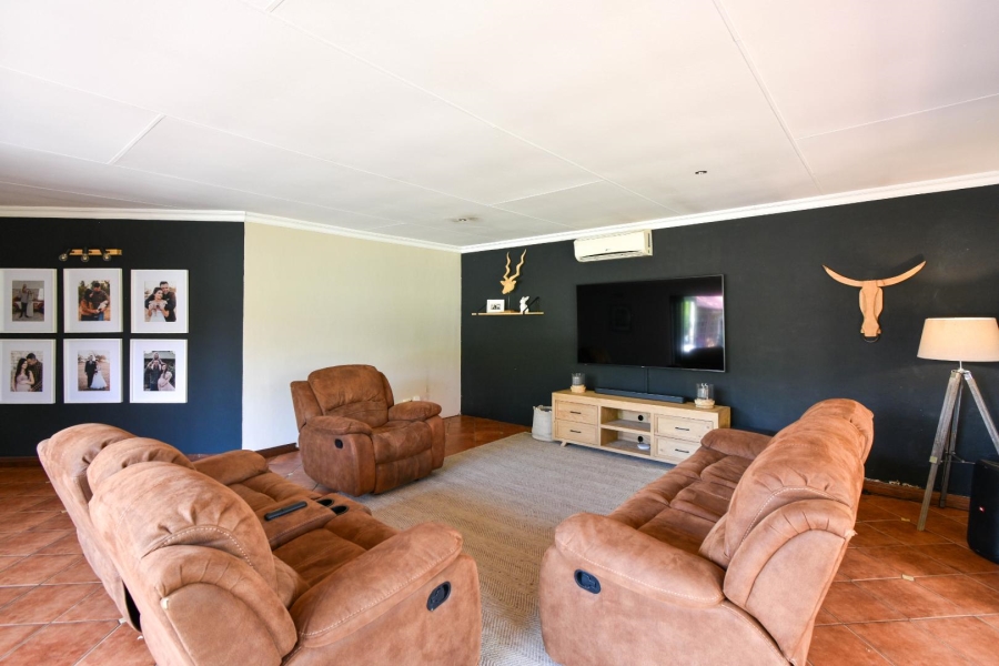 4 Bedroom Property for Sale in Faerie Glen Gauteng