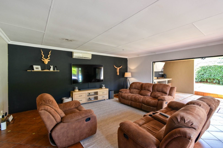 4 Bedroom Property for Sale in Faerie Glen Gauteng