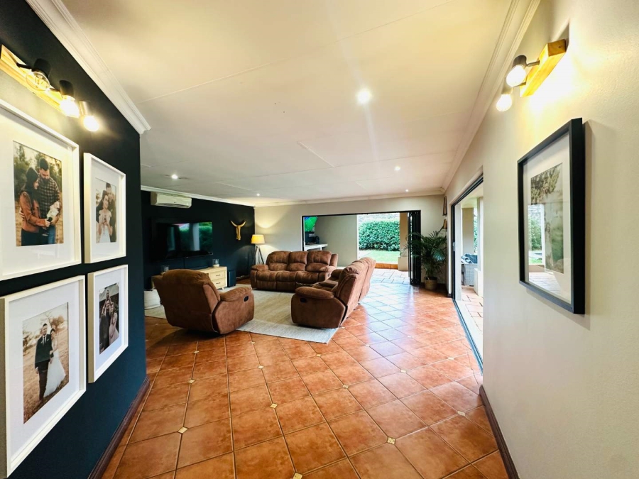4 Bedroom Property for Sale in Faerie Glen Gauteng