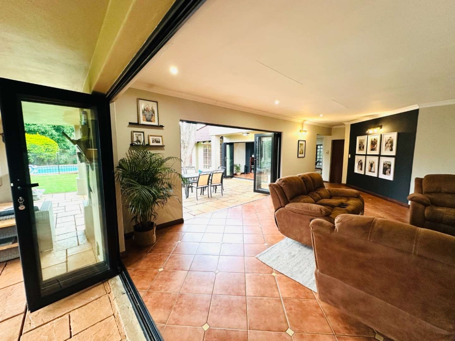 4 Bedroom Property for Sale in Faerie Glen Gauteng