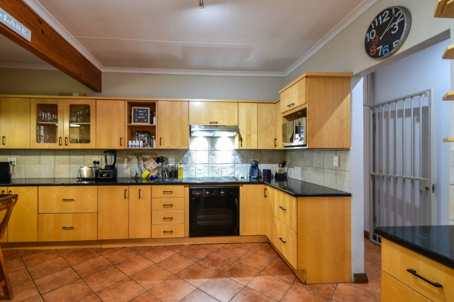 4 Bedroom Property for Sale in Faerie Glen Gauteng