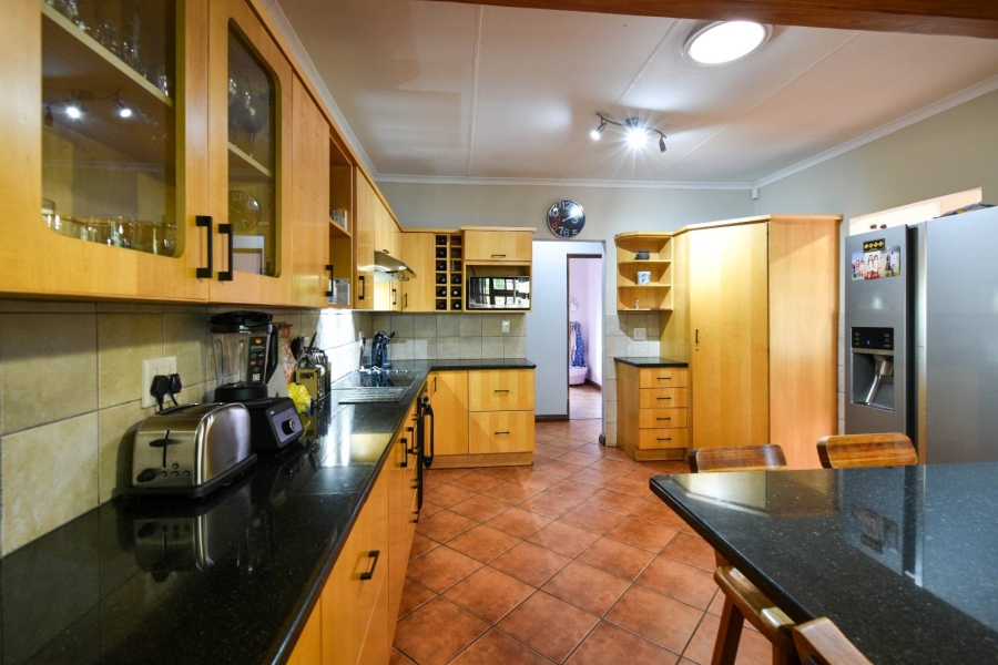 4 Bedroom Property for Sale in Faerie Glen Gauteng