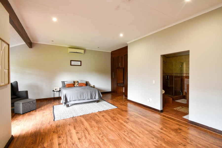 4 Bedroom Property for Sale in Faerie Glen Gauteng