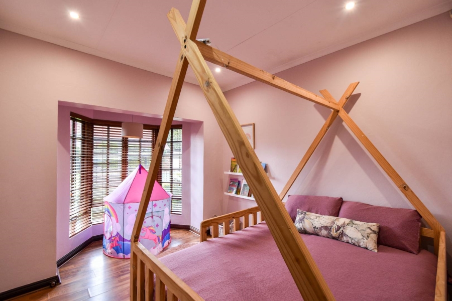 4 Bedroom Property for Sale in Faerie Glen Gauteng