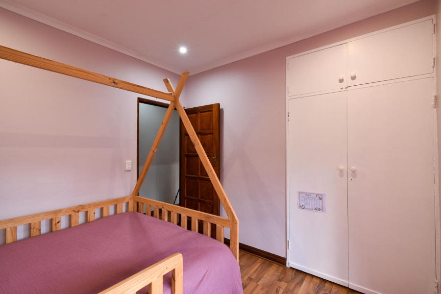 4 Bedroom Property for Sale in Faerie Glen Gauteng