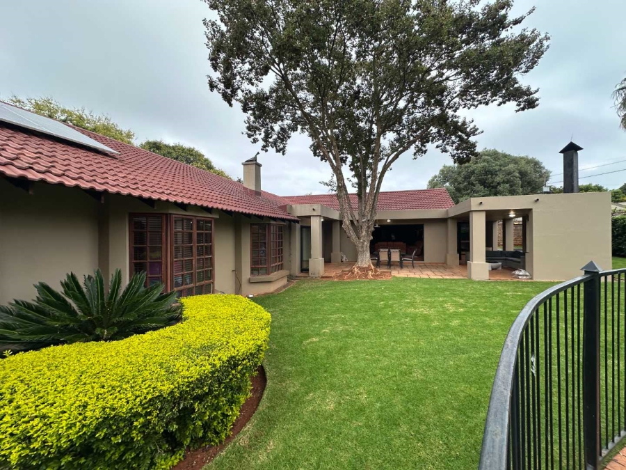 4 Bedroom Property for Sale in Faerie Glen Gauteng