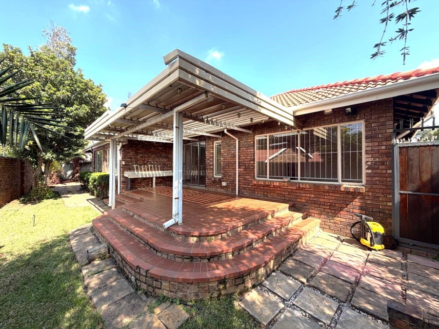 3 Bedroom Property for Sale in Faerie Glen Gauteng