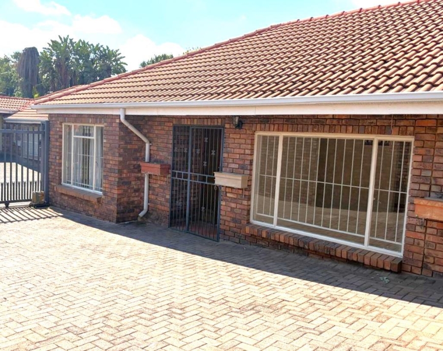 3 Bedroom Property for Sale in Faerie Glen Gauteng