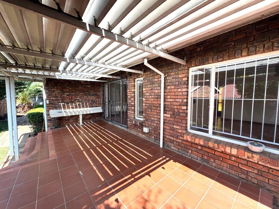 3 Bedroom Property for Sale in Faerie Glen Gauteng