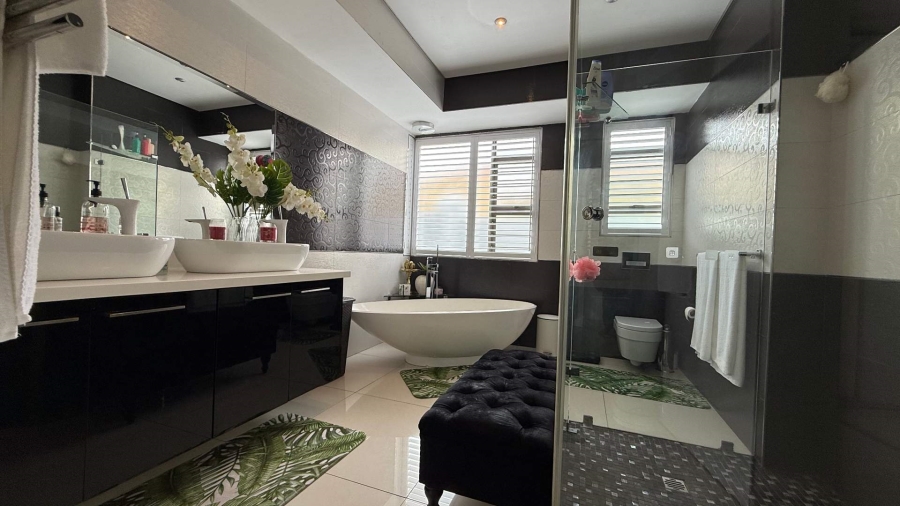 To Let 3 Bedroom Property for Rent in Faerie Glen Gauteng