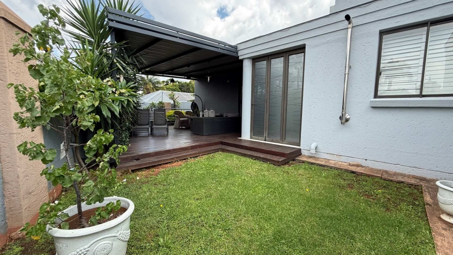 To Let 3 Bedroom Property for Rent in Faerie Glen Gauteng