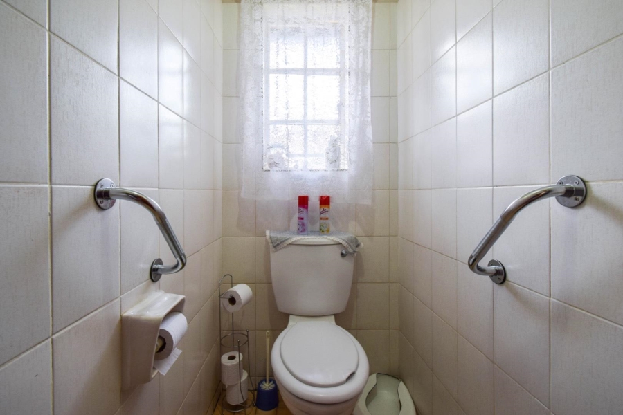 2 Bedroom Property for Sale in Die Wilgers Gauteng