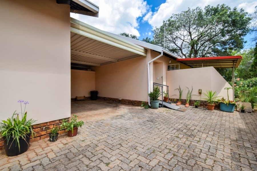 2 Bedroom Property for Sale in Die Wilgers Gauteng