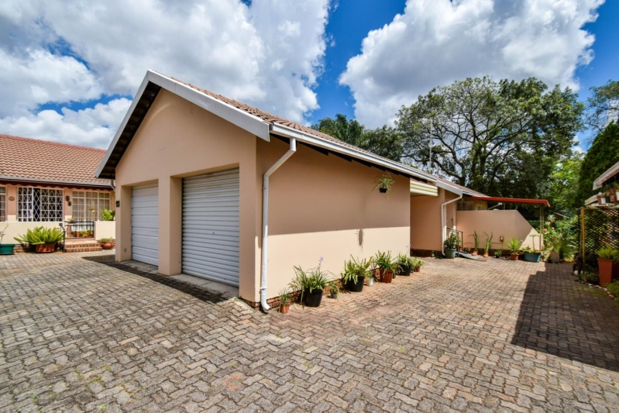 2 Bedroom Property for Sale in Die Wilgers Gauteng