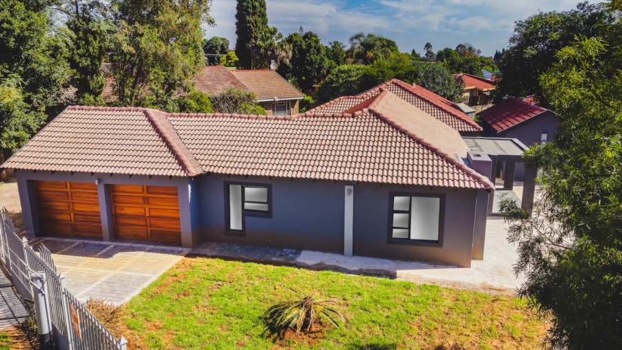 6 Bedroom Property for Sale in Meyerspark Gauteng