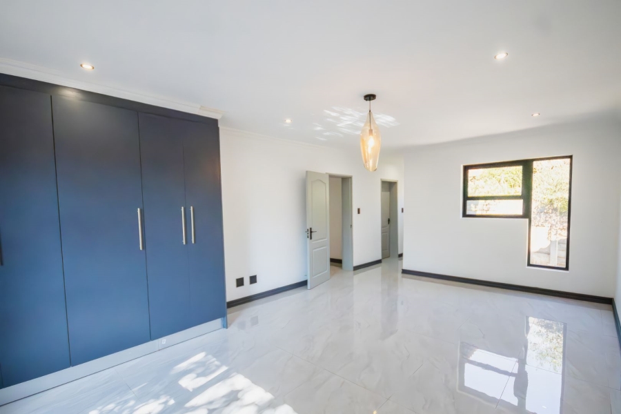 6 Bedroom Property for Sale in Meyerspark Gauteng