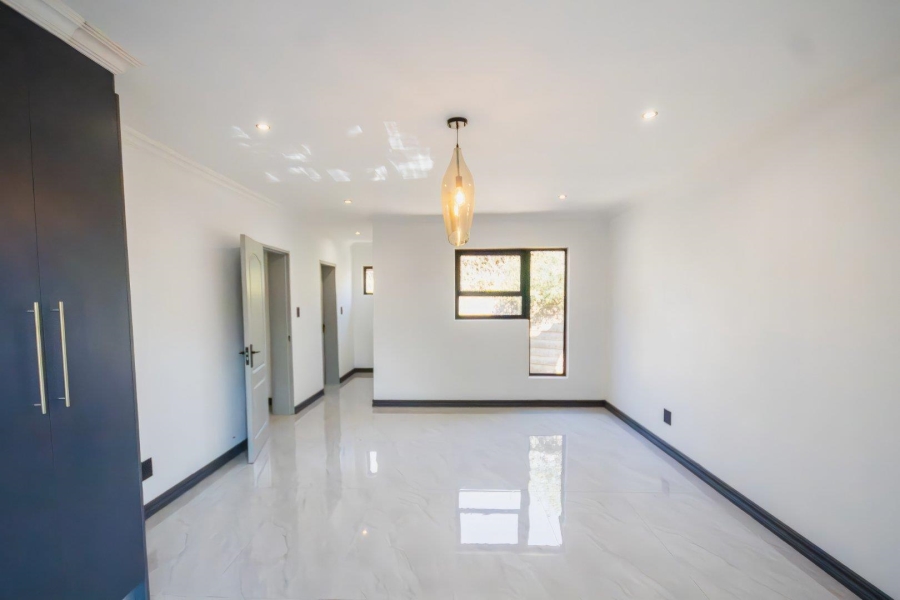 6 Bedroom Property for Sale in Meyerspark Gauteng