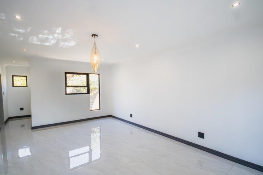 6 Bedroom Property for Sale in Meyerspark Gauteng