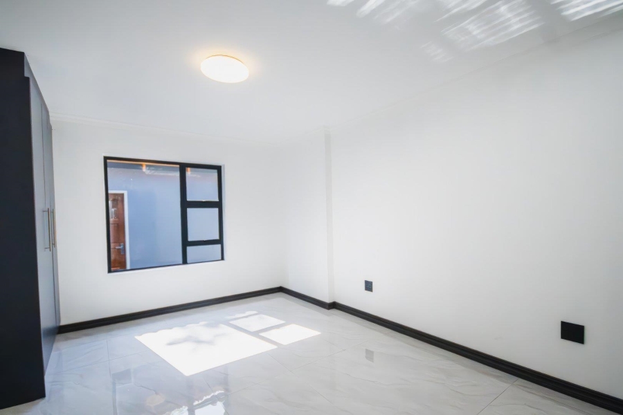 6 Bedroom Property for Sale in Meyerspark Gauteng