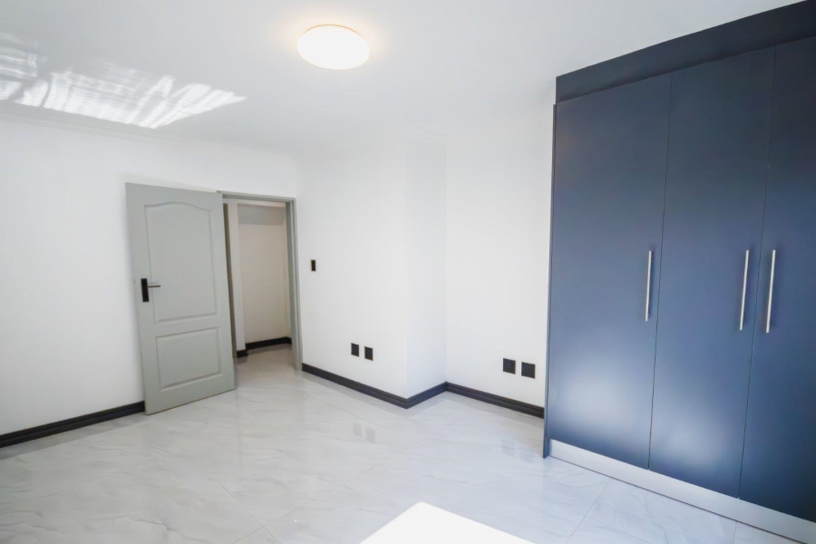 6 Bedroom Property for Sale in Meyerspark Gauteng